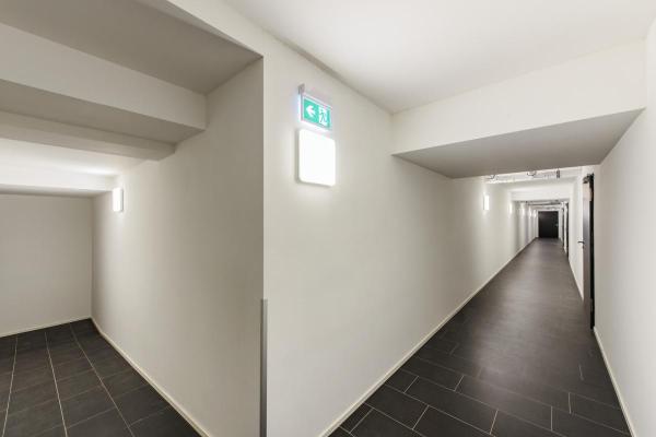 SIMA, Indoor LED Wand- und Deckenaufbauleuchte weiß 3000 K eckig