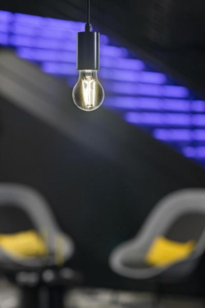 A60 E27, LED Leuchtmittel transparent 7,5 W 2700 K CRI 90 320°