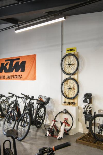 SIGHT TRACK, 3 Phasen Spot schwarz CCT