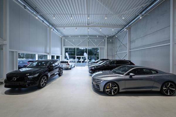 NUMINOS® XL 3Ph., PHASE, 3~ Spot, zylindrisch, 4000 K, 28 Watt, Phasenabschnitt, 24°, matt weiß / matt schwarz