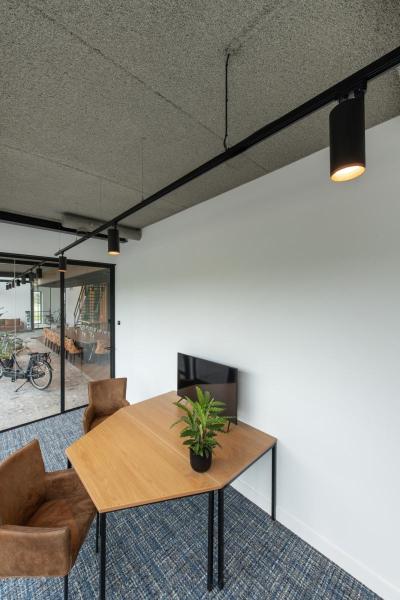 NUMINOS® XL 3Ph., DALI, 3~ Spot, zylindrisch, 2700 K, 27 Watt, DALI, 60°, matt schwarz