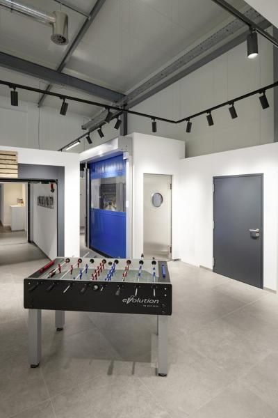 NUMINOS® XL 3Ph., DALI, 3~ Spot, zylindrisch, 4000 K, 27 Watt, DALI, 60°, matt schwarz