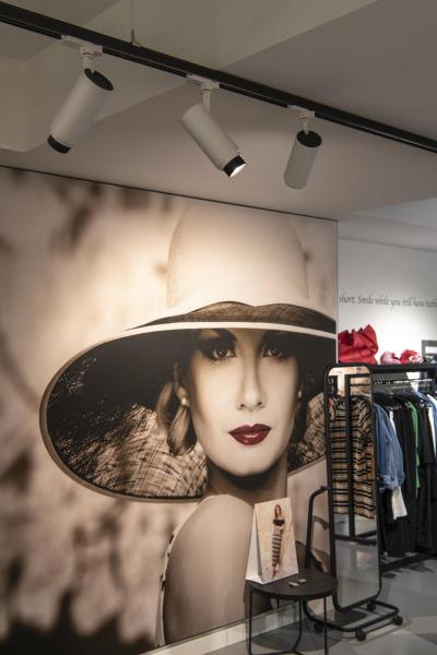 NUMINOS ZOOM M, 3 Phasen Spot weiß 20 W 3000 K 15-60°