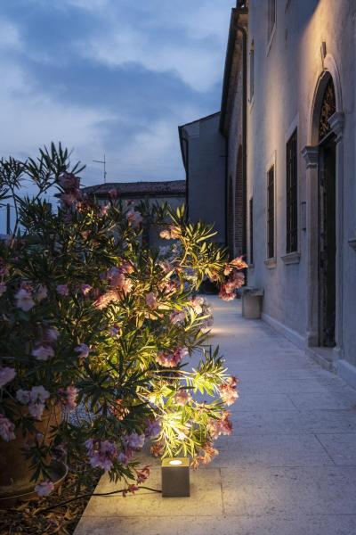 CONCRETO FL, Stehleuchte eckig GU10 grau 10 W