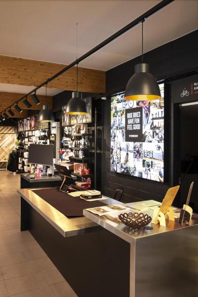 PARA DOME, Leuchtenschirm aluminium black/gold