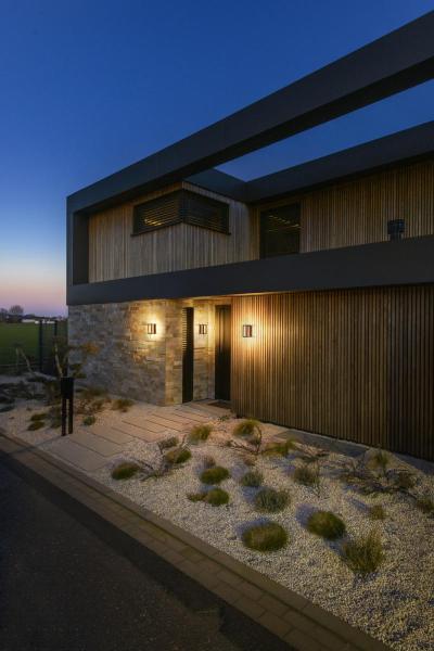 QUADRULO, Wandaufbauleuchte, 3000 K, anthrazit/braun