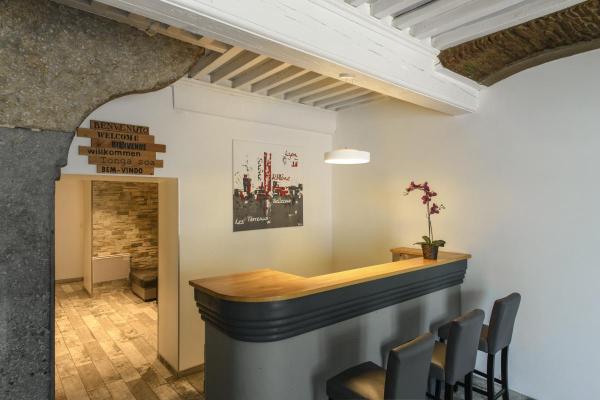 MEDO® PRO 40, Wand- und Deckenaufbauleuchte, rund, 3000/4000 K, 19 W, DALI, Touch, 80°, UGR <19, weiß