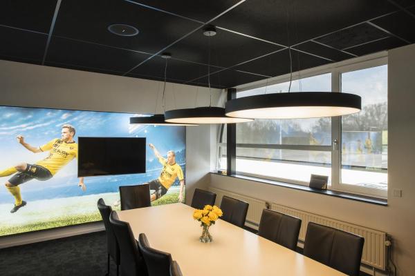 MEDO® PRO 90, Deckenaufbauleuchte, rund, 3000/4000 K, 75 W, DALI, Touch, 80°, UGR <19, schwarz