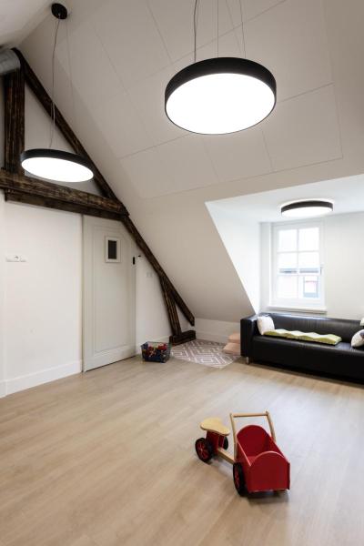 MEDO® 90, Deckenaufbauleuchte, rund, 2700/3000/4000 K, 79 W, Phasenabschnitt, 110°, schwarz