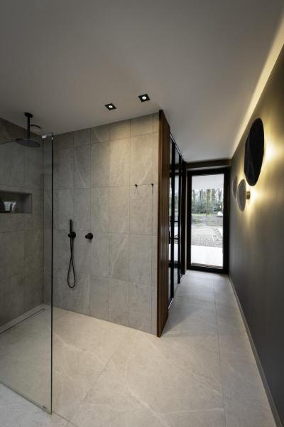 NEW TRIA® 68, Deckeneinbauring, L: 8.3 B: 8.3 H: 3.55 cm, IP 65, inkl. Glas, schwarz