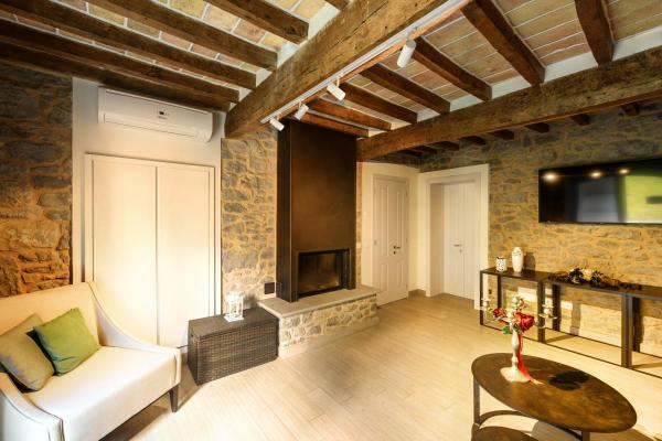 NOBLO® SPOT, 1~ Spot, rund, 2000-3000 K, 8.4 W, Dim-to-Warm, Phasenabschnitt, 36°, weiß