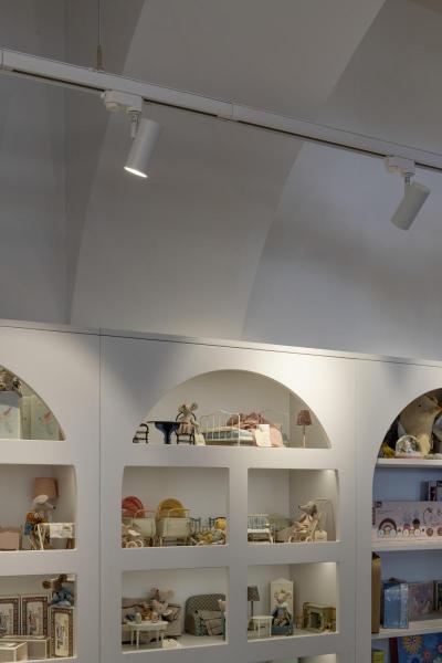 NOBLO® SPOT, 3~ Spot, rund, 2000-3000 K, 8.4 W, Dim-to-Warm, Phasenabschnitt, 36°, weiß