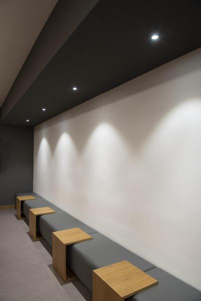 NEW TRIA® UNIVERSAL 68, Deckeneinbauleuchte, 2500/3000/4000 K, 38°, IP 20, rund, schwarz