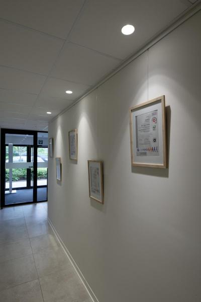 NEW TRIA® UNIVERSAL 68, Deckeneinbauleuchte, 2500/3000/4000 K, 38°, IP 20 / IP 65, rund, weiß