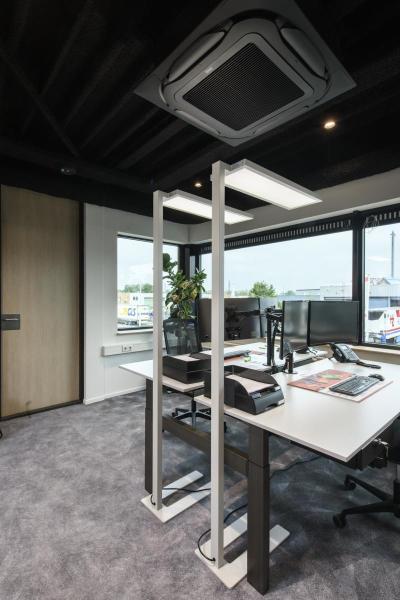 WORKLIGHT PRO, Stehleuchte, 100 W, 4000 K, Touch, weiß