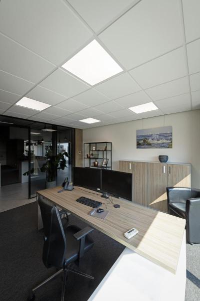 PANEL V 625, 34 W 830/840 UGR 