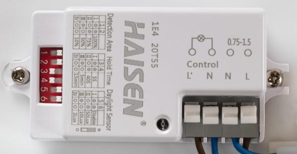 SURFACE V 390, 10/15/20 W 830/840 IP44 Sensor