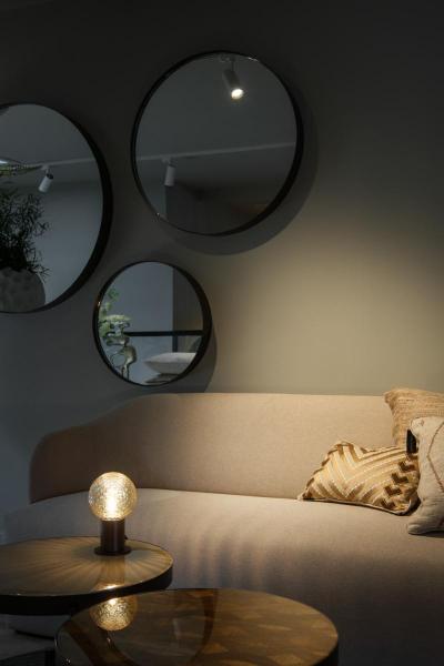 VARYT, Tischleuchte, E14, IP20, schwarz