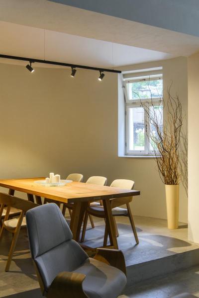 NOBLO® SPOT, 3~ Spot, rund, 2700 K, 6 W, Phasenabschnitt, 32°, schwarz