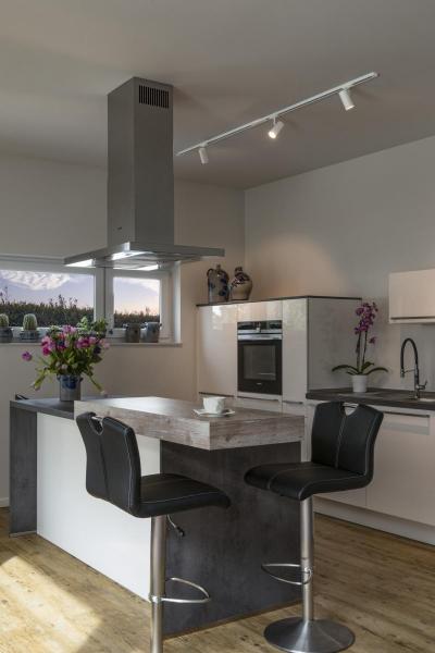 NOBLO® SPOT, Schienensystem Set, rund, 2700 K, 19 W, Phasenabschnitt, 32°, weiß