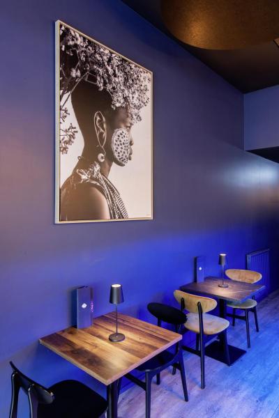 VINOLINA TWO, Tischleuchte, Akku, IP65, 2200/2700/3000 K, TOUCH, schwarz