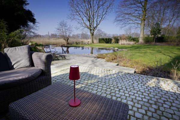 VINOLINA TWO, Tischleuchte, Akku, IP65, 2200/2700/3000 K, TOUCH, rot