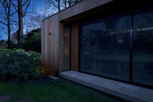 MODELA, Wandleuchte, up/down, 2700 K, PHASE, schwarz/gold