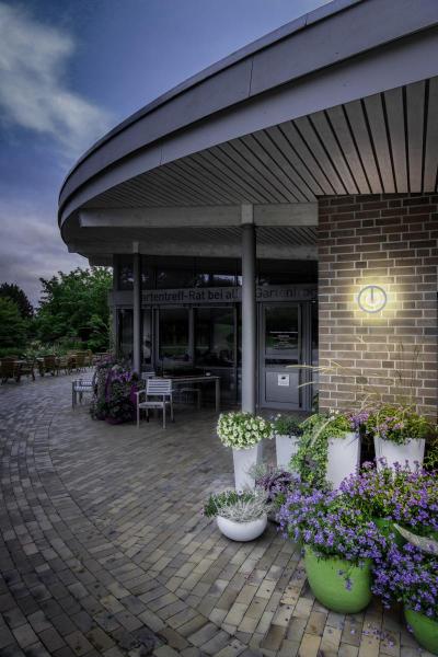 Q-RING, Wandleuchte, Sensor, 3000 K, IP54, weiß