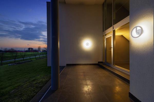 Q-RING, Wandleuchte, Sensor, 3000 K, IP54, weiß