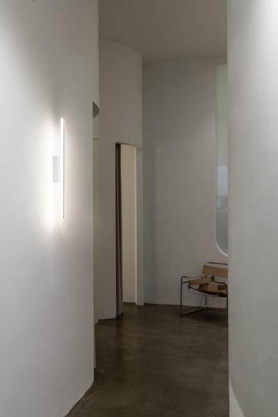 ONE LINEAR 50, Wandaufbauleuchte, UP/DOWN, 2700/3000 K, PHASE, weiß