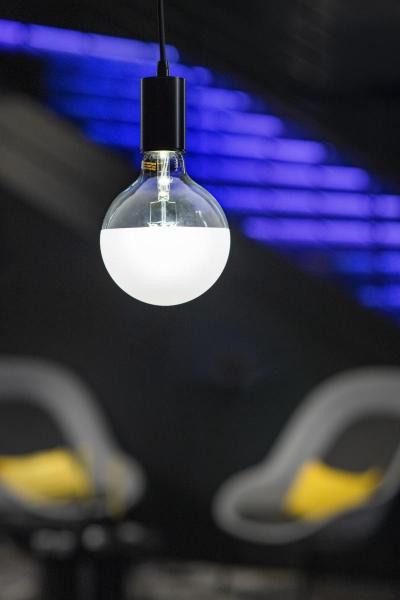 LED Globe 125 Half Moon, LED-Leuchtmittel, E27, PHASE, 7 W, 2700 K