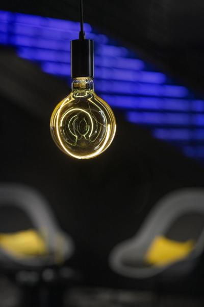 LED Illusion Globe 125 Crescent slanting, LED-Leuchtmittel, smokey, E27, PHASE, 6 W, 1900 K