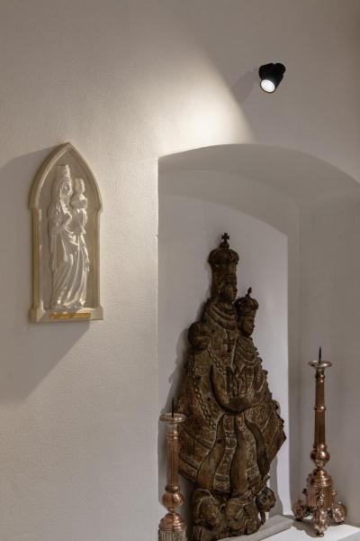 PURI 2.0 Tube, Wand- und Deckenaufbauleuchte, 1x max. 6 W GU10, schwarz