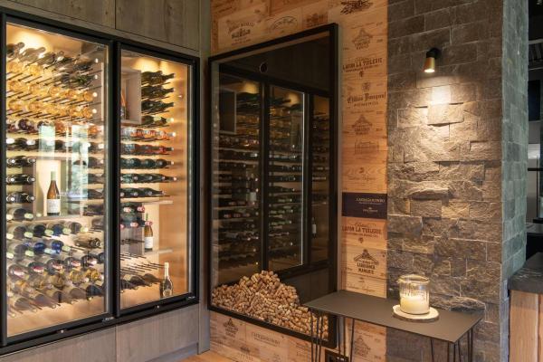 PURI 2.0 Dome, Wand- und Deckenaufbauleuchte, 1x max. 6 W GU10, schwarz / gold