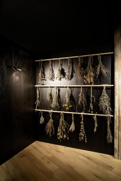 PURI 2.0 Cone, Wand- und Deckenaufbauleuchte, asymmetrisch, 2 x max. 6 W GU10, schwarz