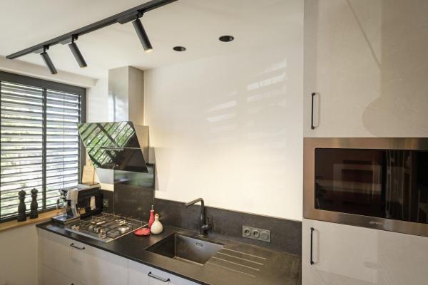 GRIP! M, 1~ Spot, zylindrisch, 2700 K, 20 W, PHASE, 42°, schwarz / gold