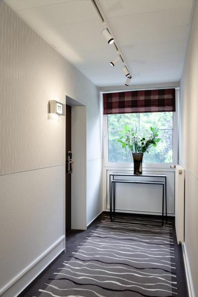 GRIP! L, 3~ Spot, zylindrisch, GU10, 1x max. 6 W, weiß / schwarz