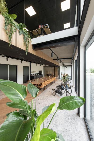 PANEL C, DALI 625 34 W 830/840 UGR 