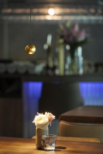 DYSKO, 48V Pendelleuchte, DALI, Pendellänge 200 cm, 2700K, 36°, schwarz / gold