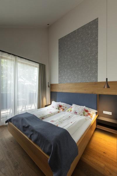 LALU® SET, Pendelleuchte, LED Base, CONE 15, PHASE, Pendellänge 200 cm, 2700/3000 K, 40°, schwarz