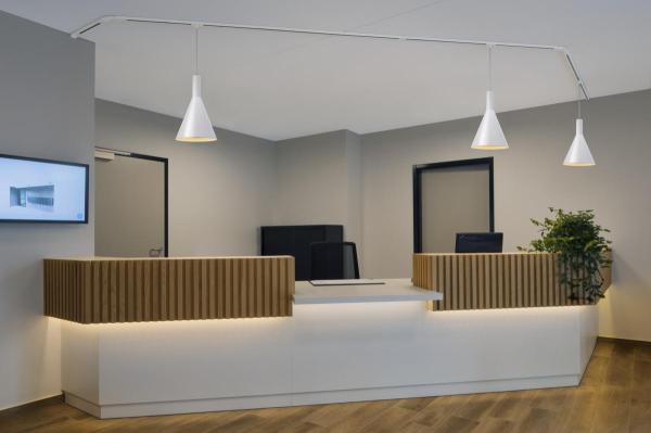 PENDELLEUCHTENADAPTER, für Hochvolt 1Phasen-Aufbauschiene, weiß, inkl. Zugentlastung und Gewindestück