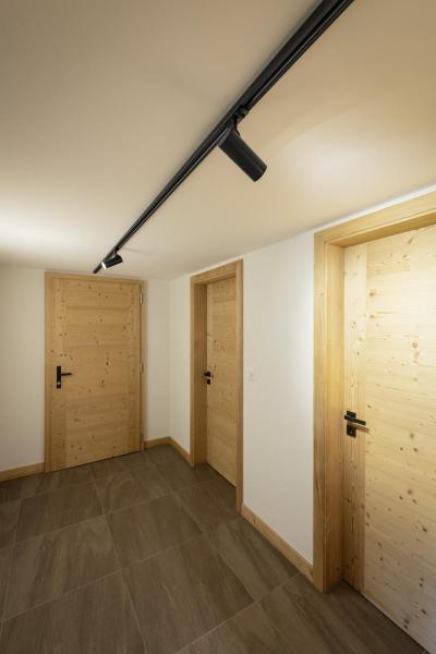 HELIA 50 TRACK, Strahler für 1Phasen Hochvolt-Stromschiene, LED, 3000 K, schwarz, 35°, inkl. 1 Phasen-Adapter