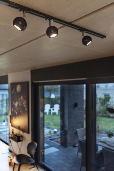 LIGHT EYE® 90, Spot für Hochvolt-Stromschiene 1Phasen, QPAR51, schwarz/chrom, max. 50 W, inkl. 1Phasen-Adapter schwarz