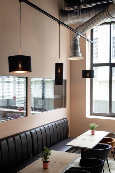 PENDELLEUCHTENADAPTER, für Hochvolt-Stromschiene 3Phasen, schwarz, inkl. Montagezubehör