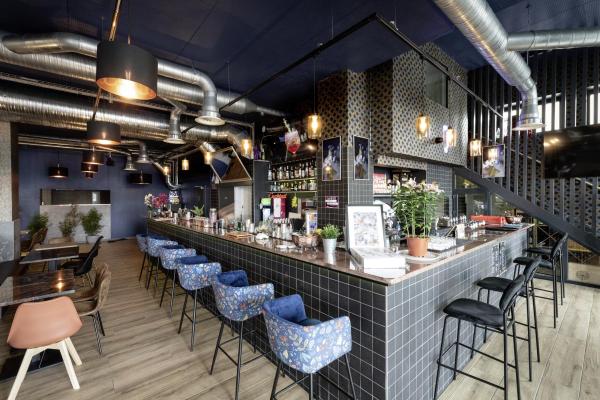 PENDELLEUCHTENADAPTER, für Hochvolt-Stromschiene 3Phasen, schwarz, inkl. Montagezubehör