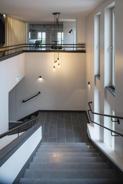 PHELIA, Standleuchte, A60, schwarz, max. 23 W