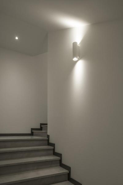 PLASTRA, Wandleuchte, QPAR51, rund, Tube, weißer Gips, max. 70 W