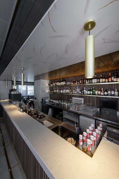 ENOLA B, Pendelleuchte, QPAR51, messing, max. 50 W