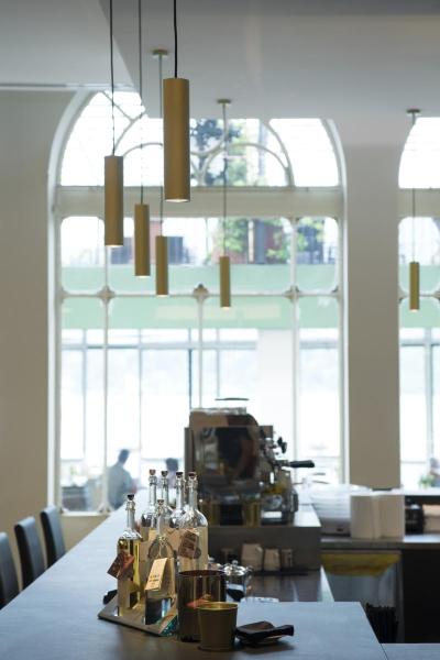 ENOLA B, Pendelleuchte, QPAR51, messing, max. 50 W