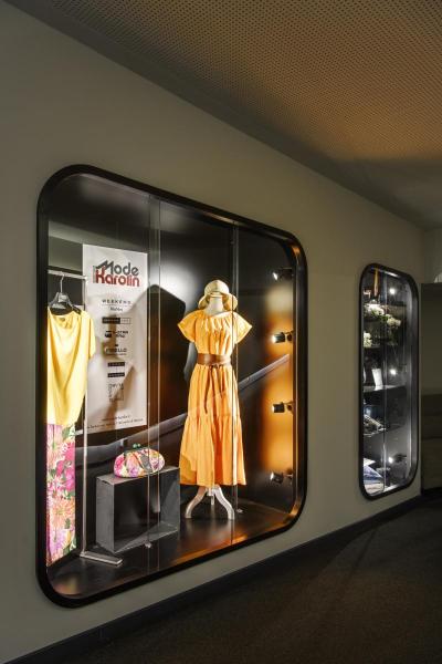 BIMA, Spot für Hochvolt-Stromschiene 3Phasen, einflammig, QPAR51, rund, schwarz matt, max. 50 W, inkl. 3Phasen-Adapter